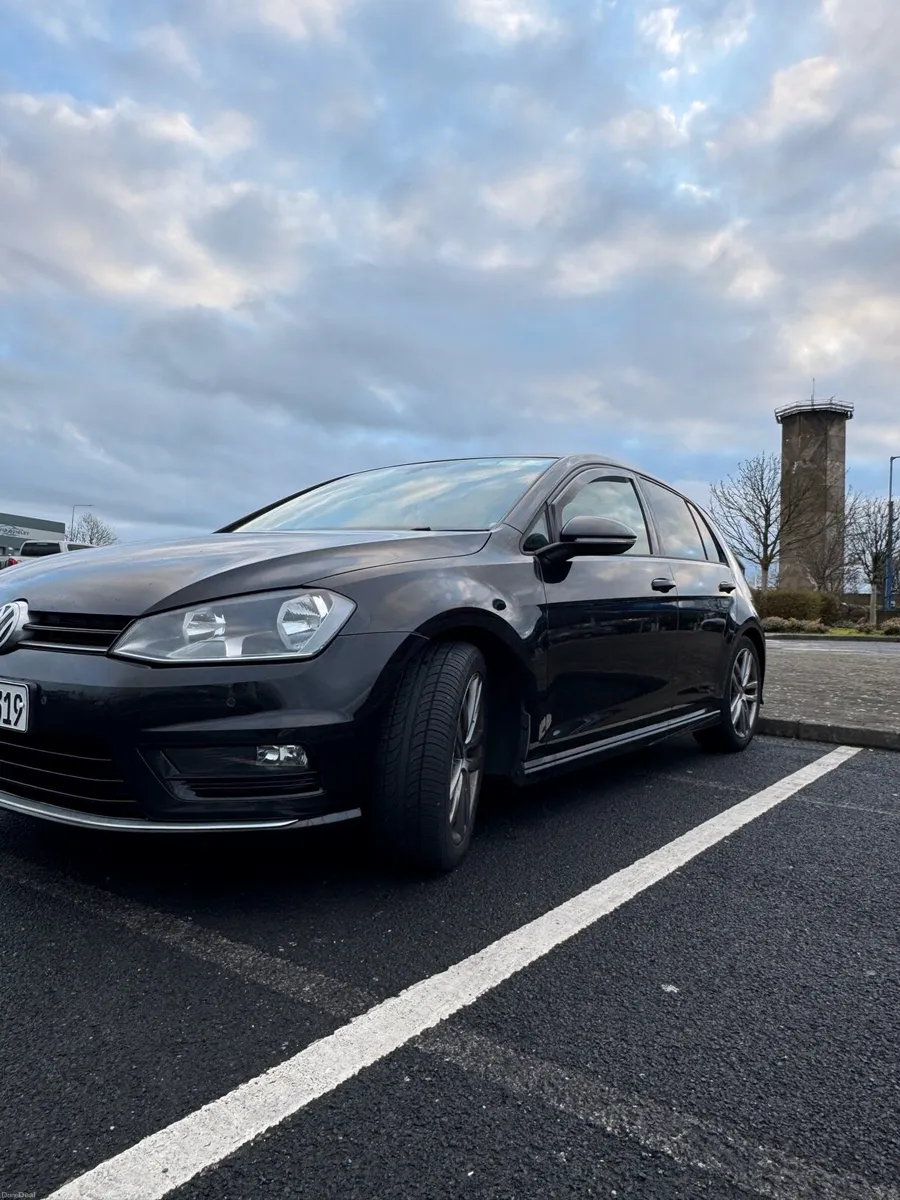 2015 Volkswagen Golf R-Line TDI - Image 3