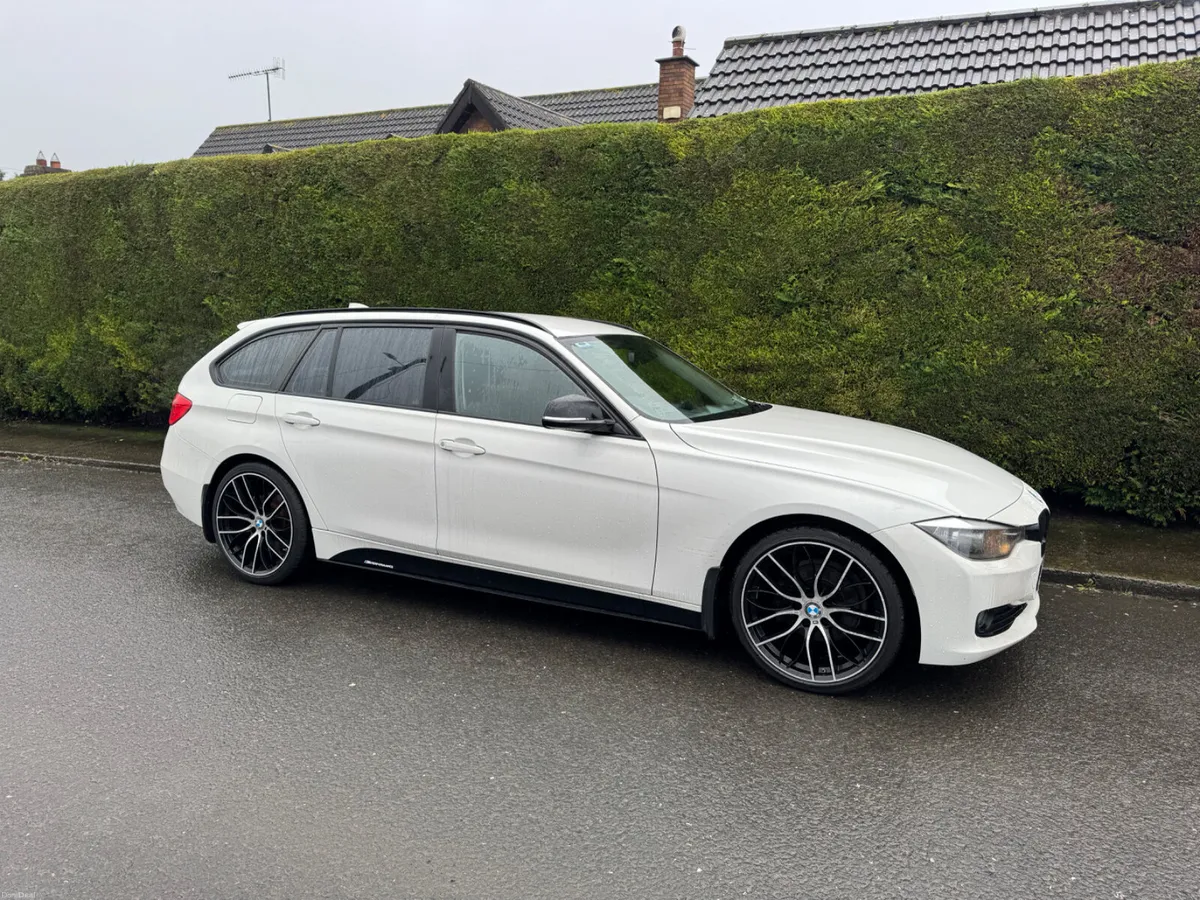 BMW 320d dynamics sport touring - Image 2
