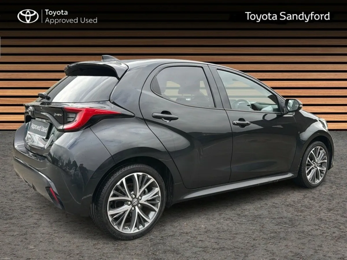 Toyota Yaris PLATINUM // PAN ROOF // FULL LEATHER - Image 2