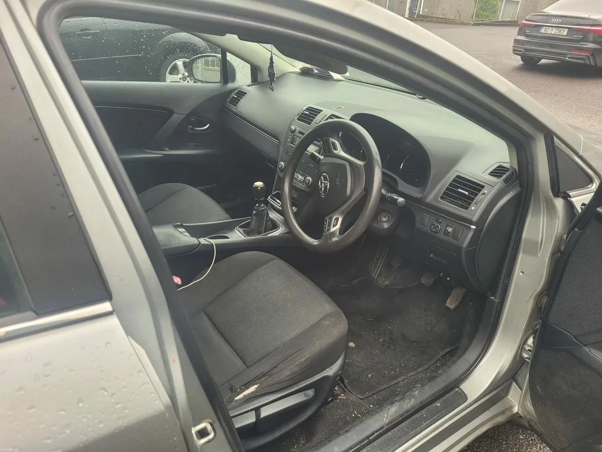 Toyota Avensis - Image 1
