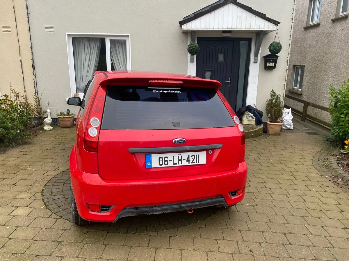 Ford fiesta - Image 4