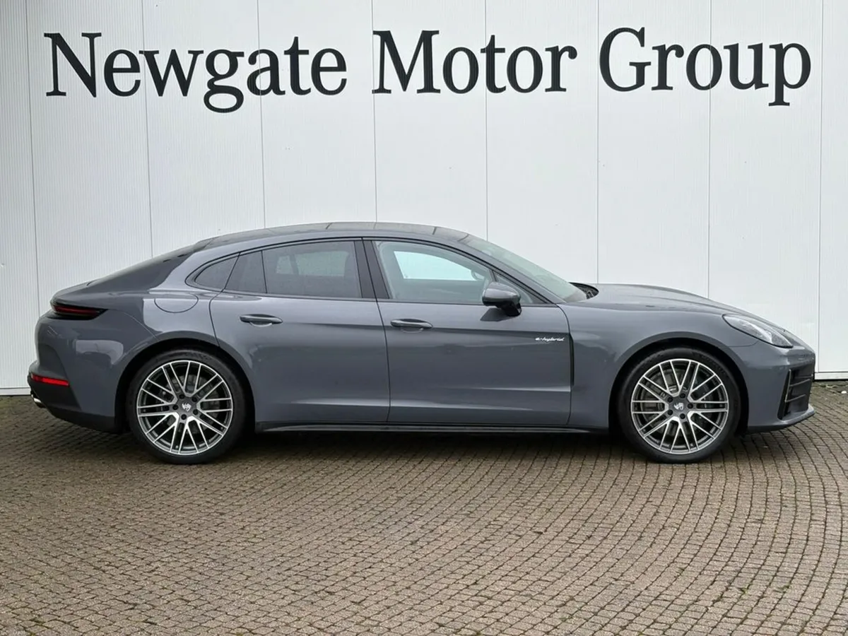 Porsche Panamera Hybrid 4 - 4+1 *ADAPTIVE CRUISE* - Image 4