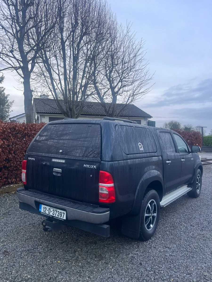 Toyota Hilux  low mileage - Image 3