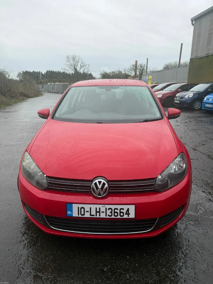 VW Golf 2010 Automatic - 67,500 km - Image 1