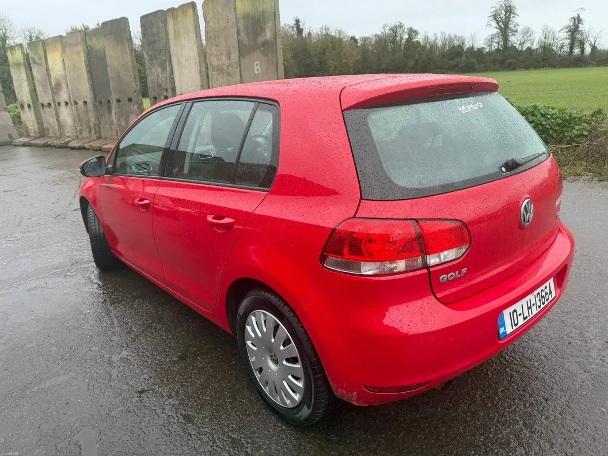 VW Golf 2010 Automatic - 67,500 km - Image 4