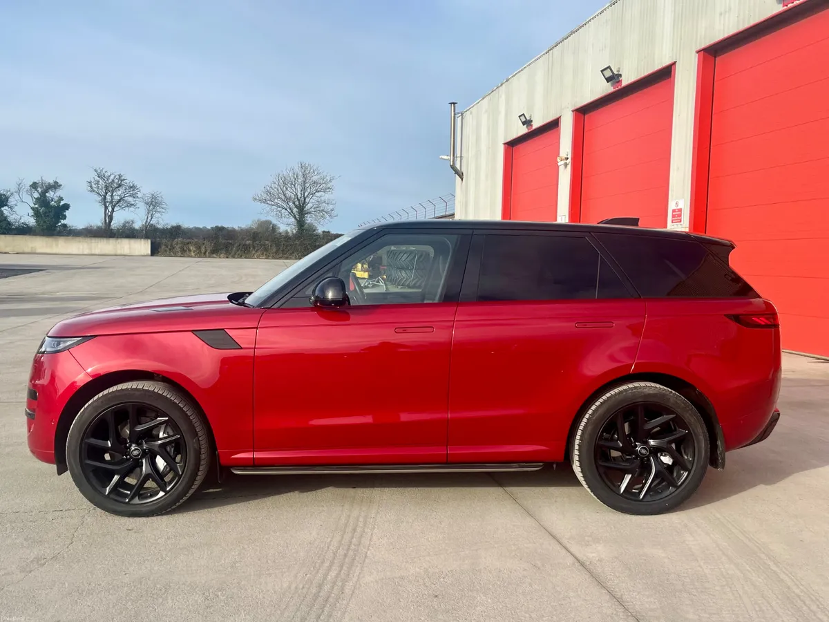 2023 Range Rover Sport 3.0 D300 Dynamic SE 5drAuto - Image 3