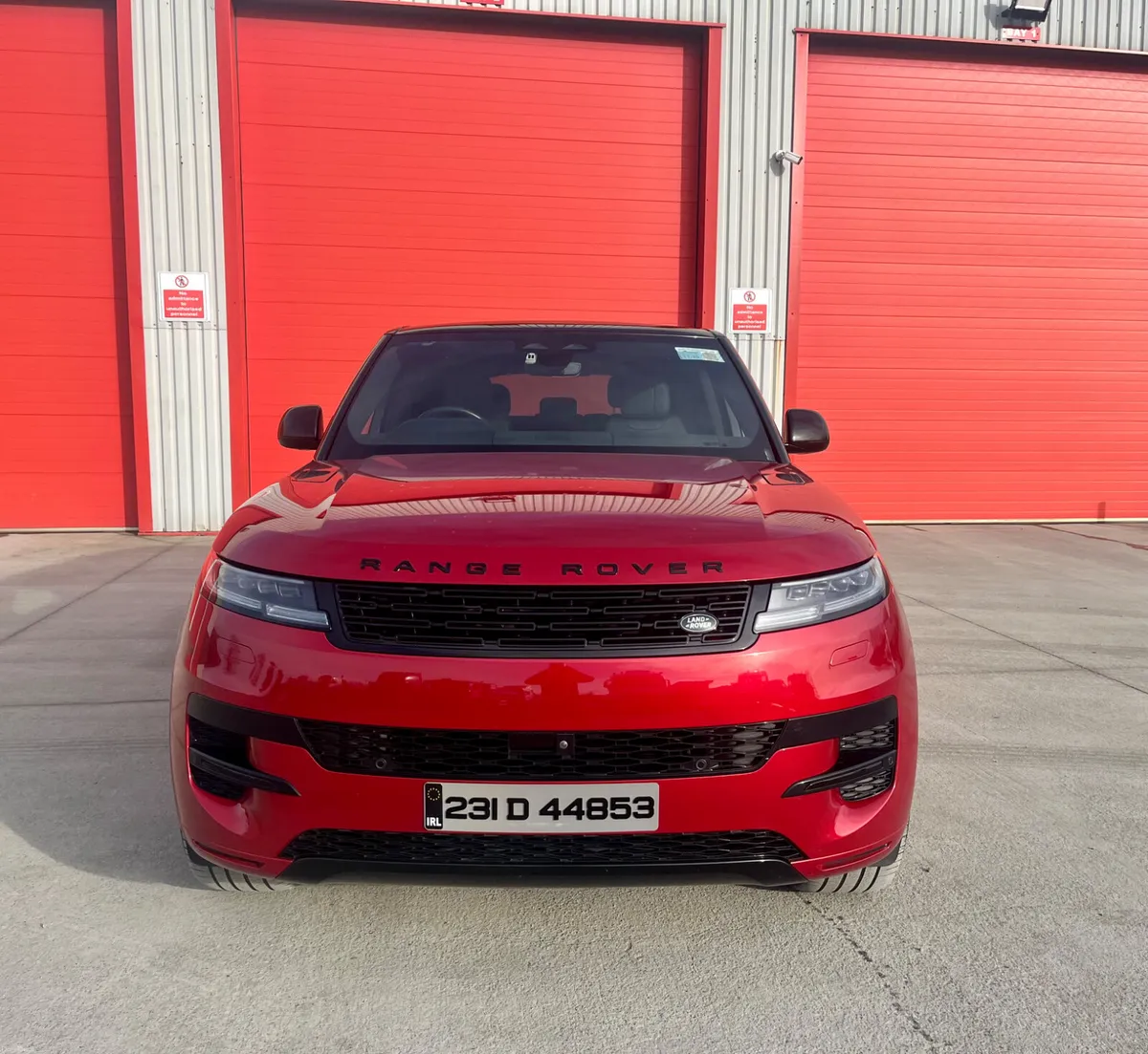 2023 Range Rover Sport 3.0 D300 Dynamic SE 5drAuto - Image 2