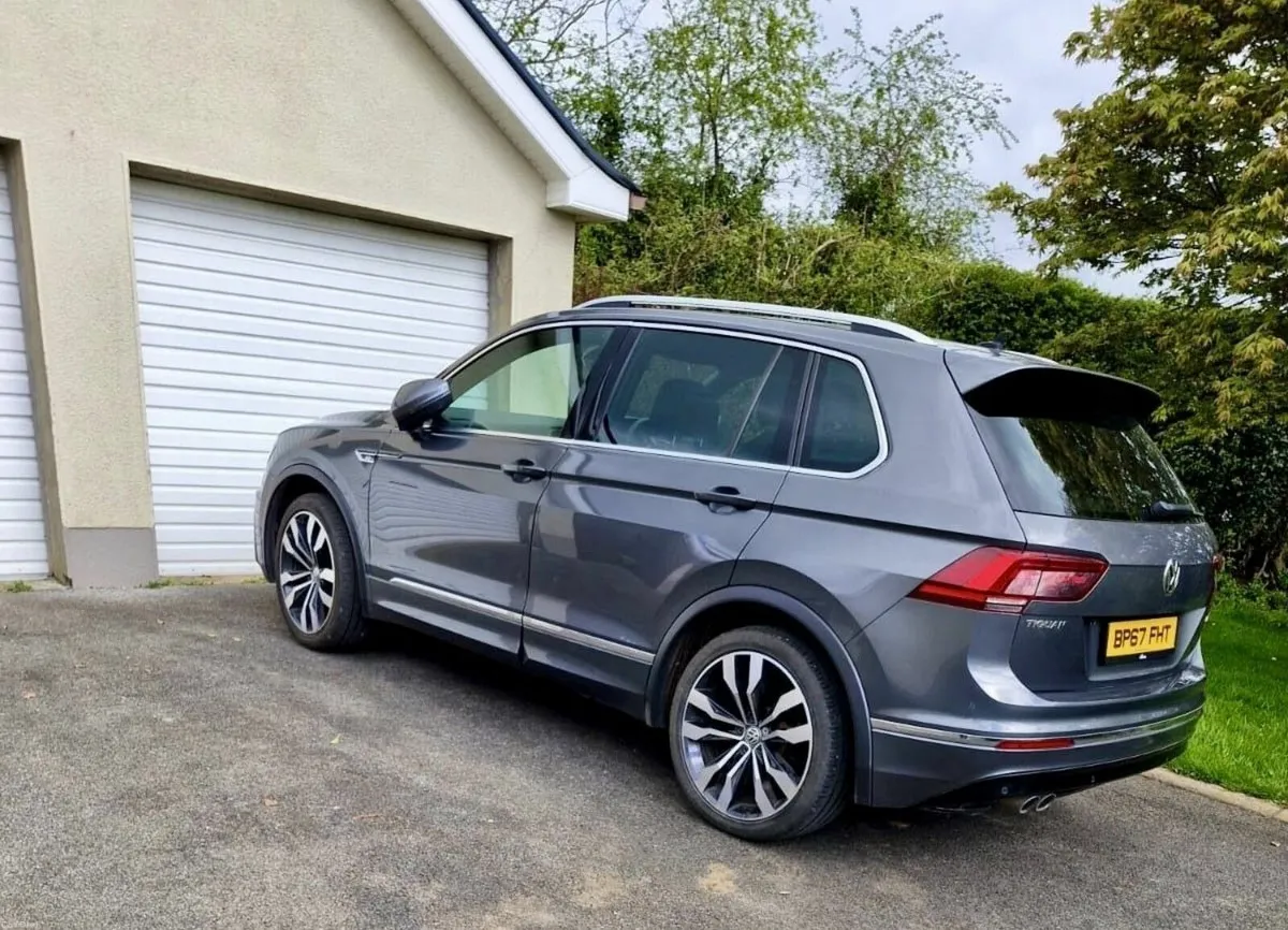 Grey VW Tiguan 2.0 TDI 4Motion R-LINE 5dr DSG - Image 2