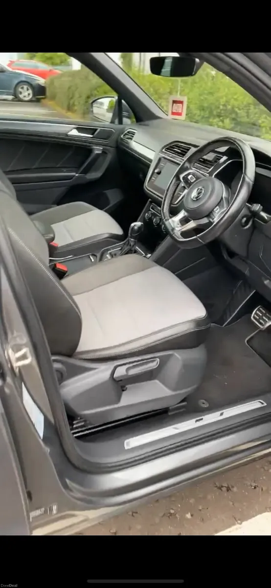 Grey VW Tiguan 2.0 TDI 4Motion R-LINE 5dr DSG - Image 4