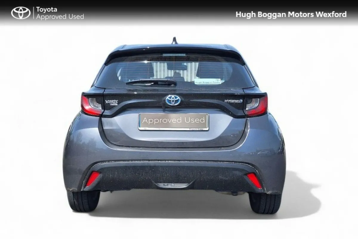 Toyota Yaris HYBRID LUNA, MINT CONDITION!! - Image 4