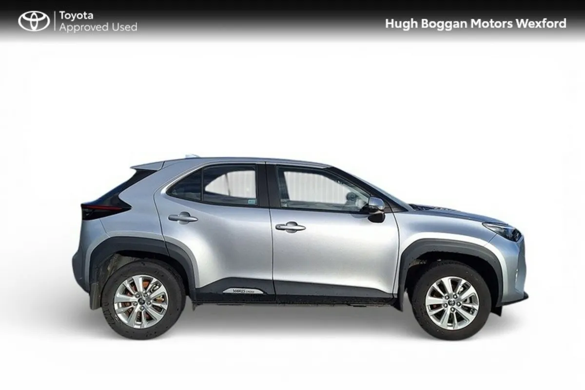 Toyota Yaris Cross HYBRID LUNA, LADY OWNER!! - Image 3