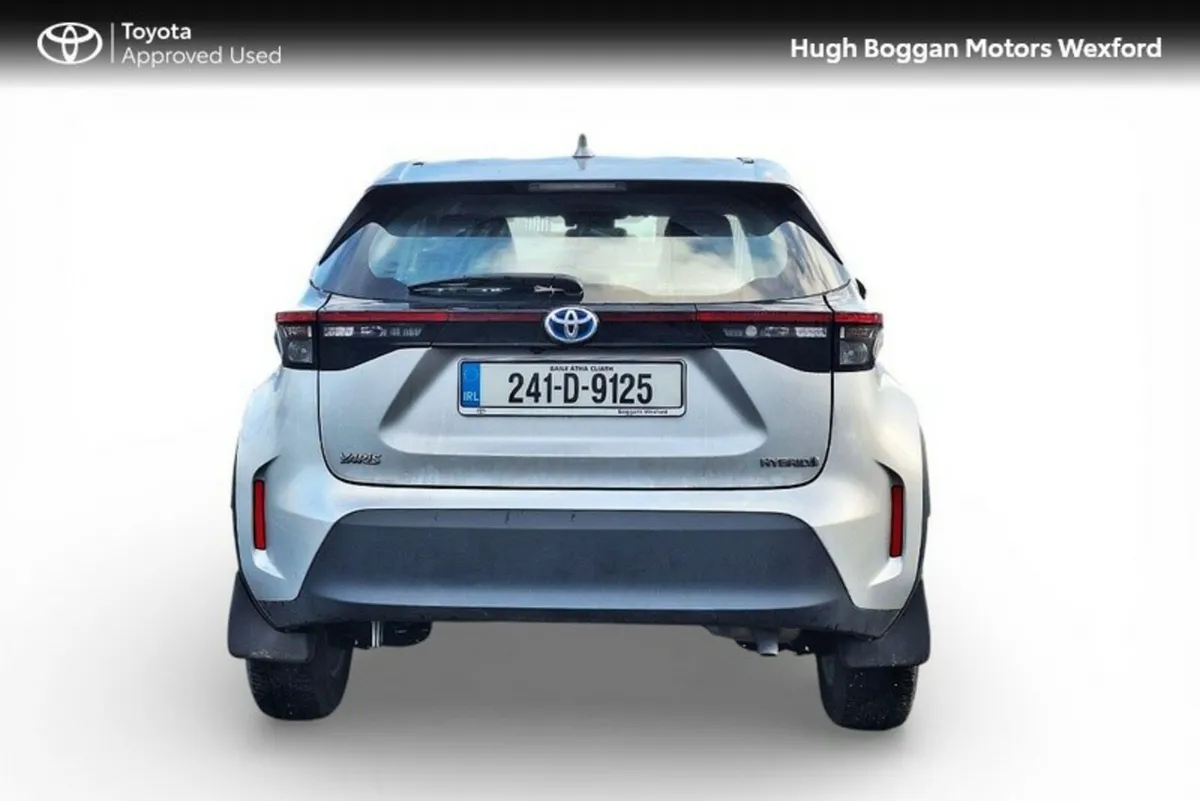 Toyota Yaris Cross HYBRID LUNA, LADY OWNER!! - Image 4