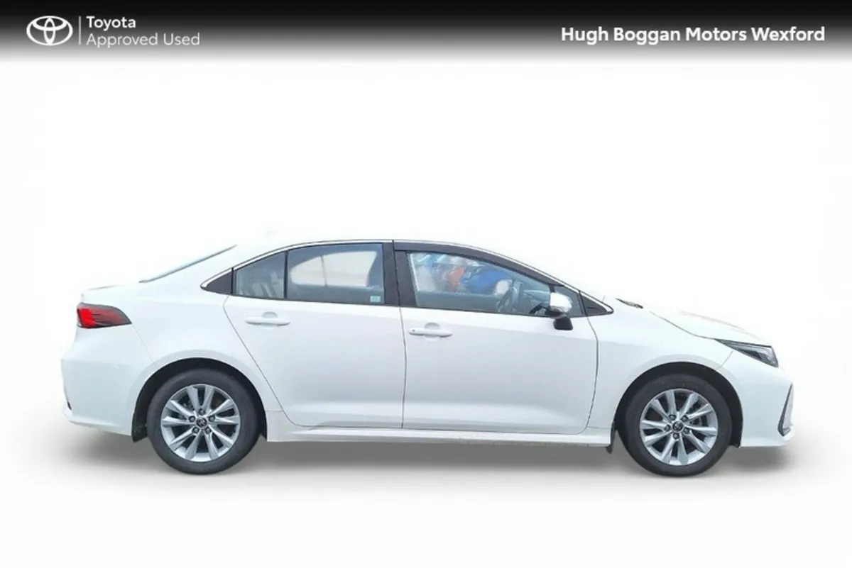 Toyota Corolla LUNA SALOON IN POLAR WHITE - Image 3