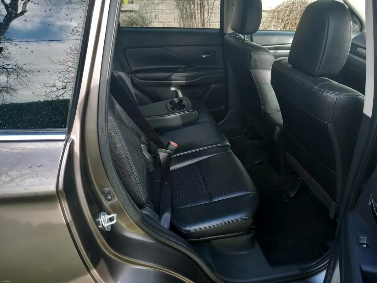 mitsubishi outlander awd 7seats leather 172 - Image 4