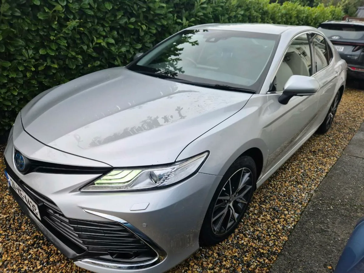 21 Toyota Camry petrol Hybrid VVTI Excel - Image 3