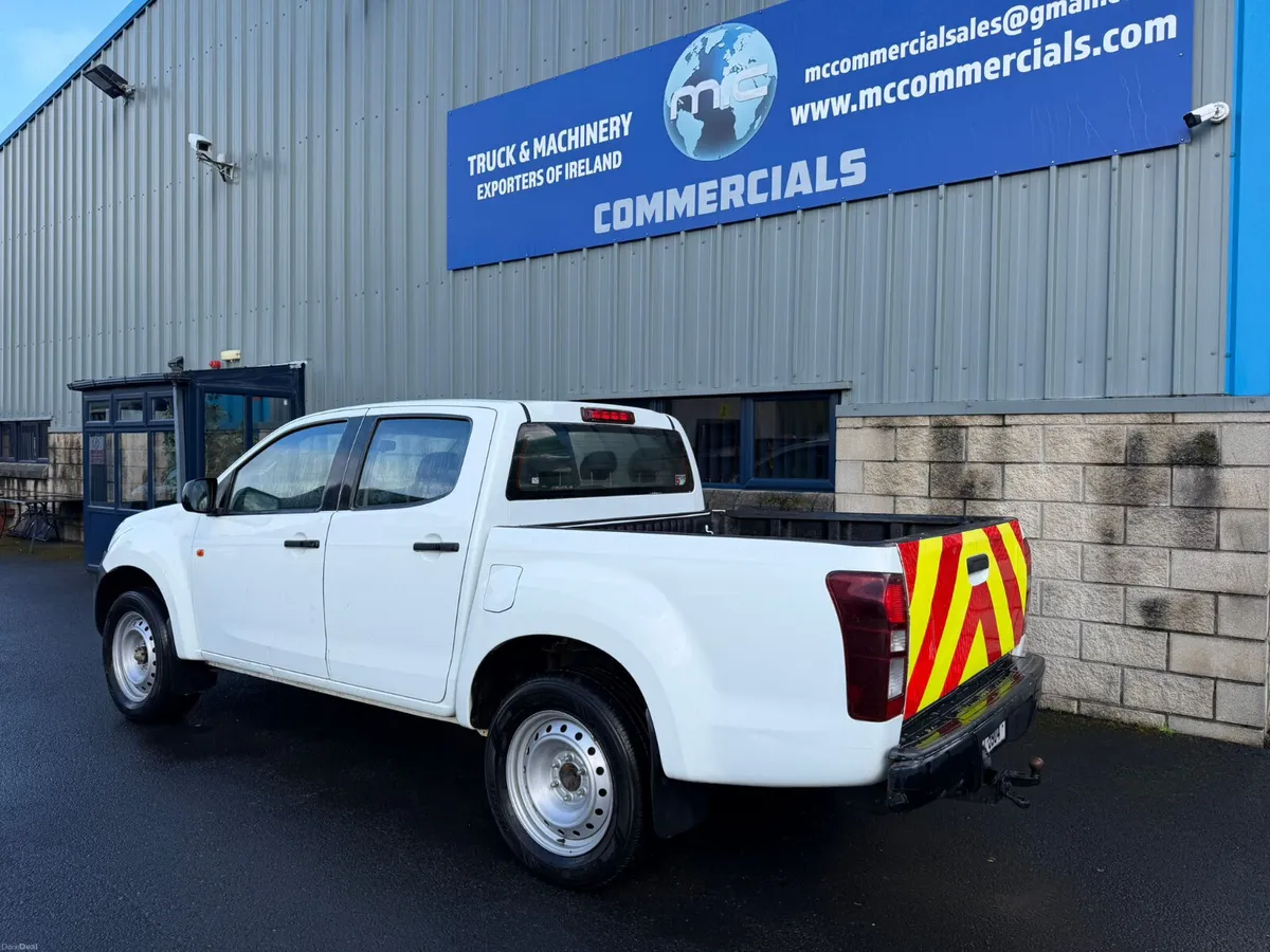 For Sale: 2015 Isuzu DMax - Image 2