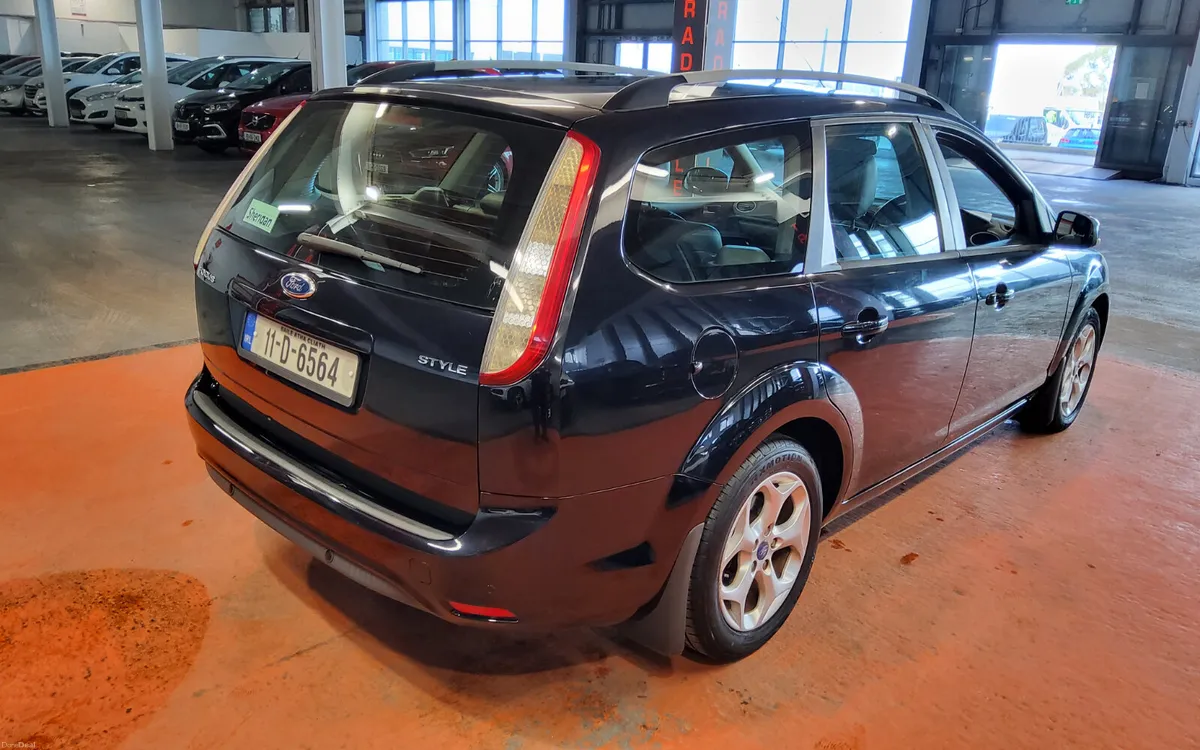 Ford Focus 2011 - Image 3