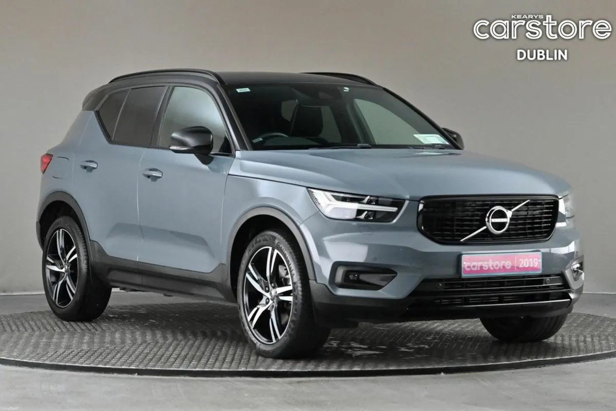 Volvo XC40 2.0 T4 R-DESIGN PRO **LEATHER**BI-TONE - Image 1