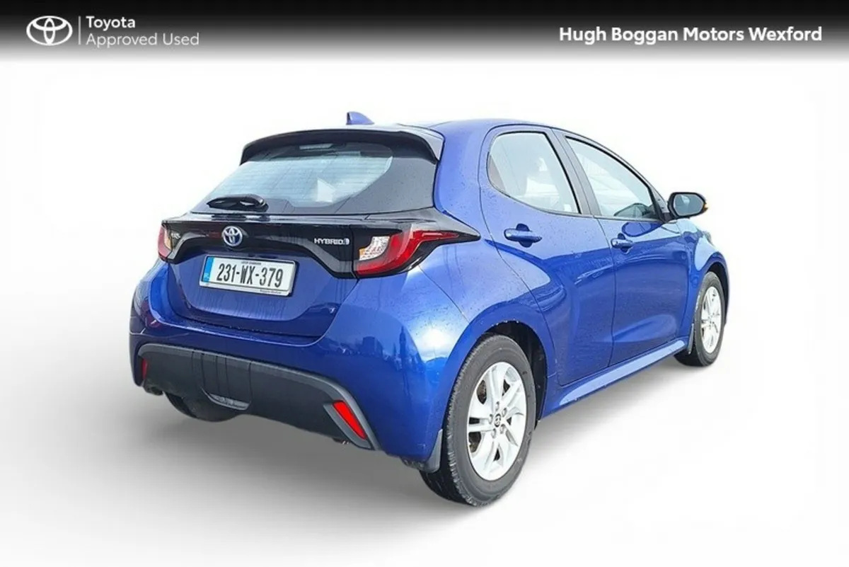 Toyota Yaris HYBRID LUNA, VERY LOW MILEAGE!! - Image 2