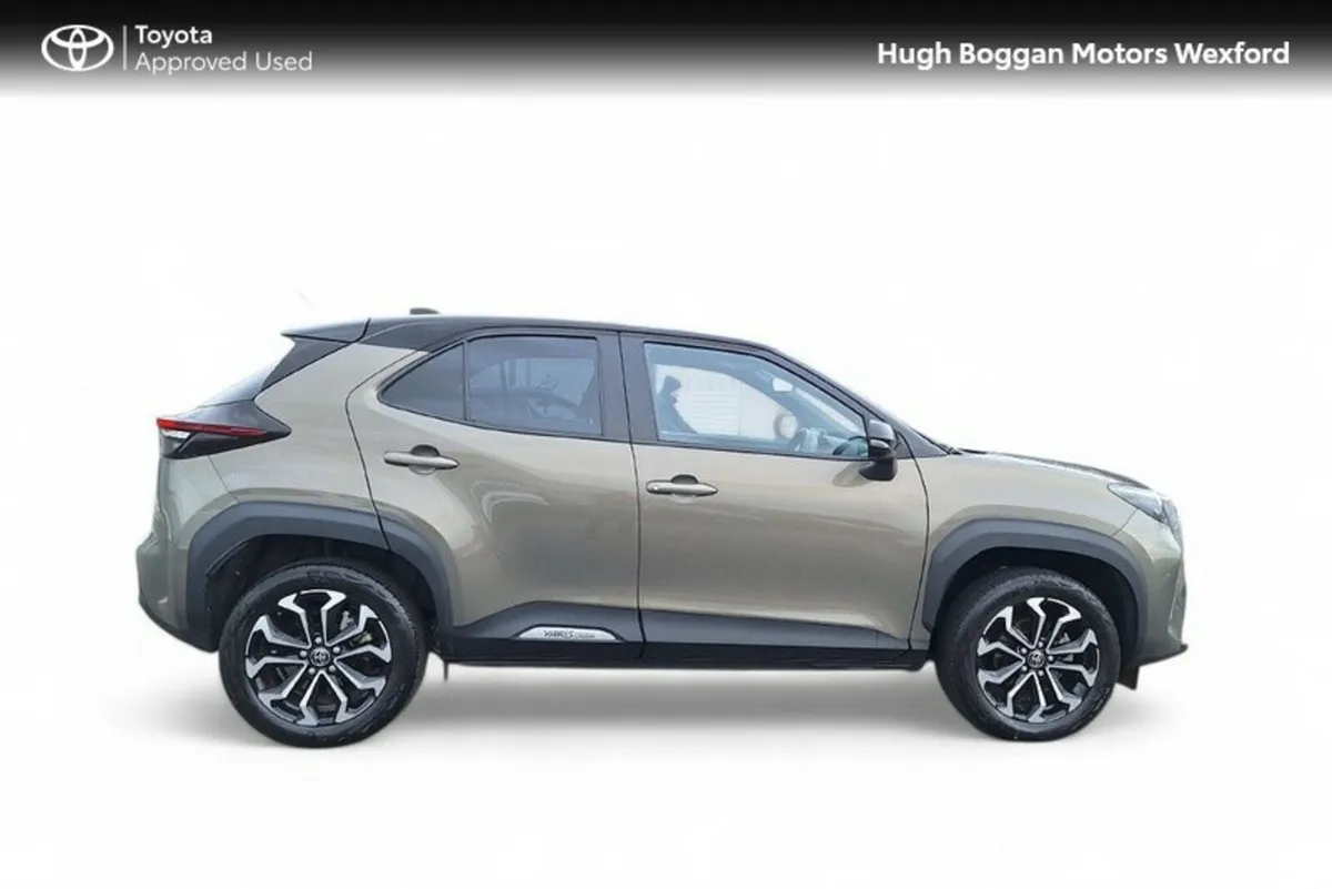Toyota Yaris Cross LUNA HYBRID, NICE LOW MILEAGE!! - Image 3