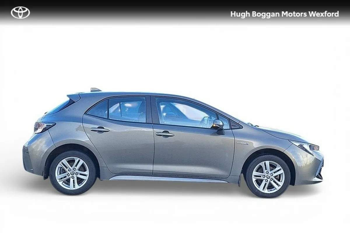 Toyota Corolla HYBRID LUNA H/B 4DR AUTO - Image 3