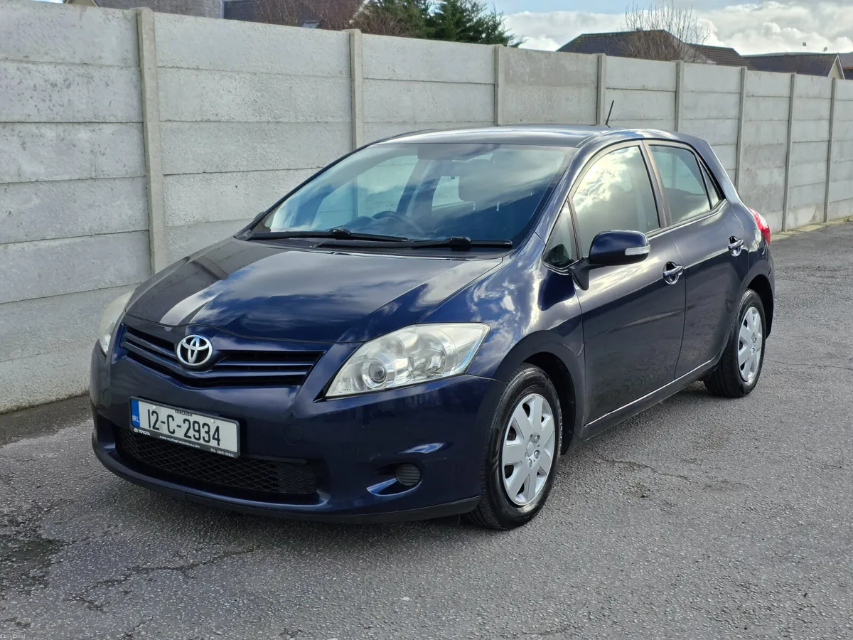 Toyota Auris 1.4 D-4d Terra NCT 02/27 - Image 1