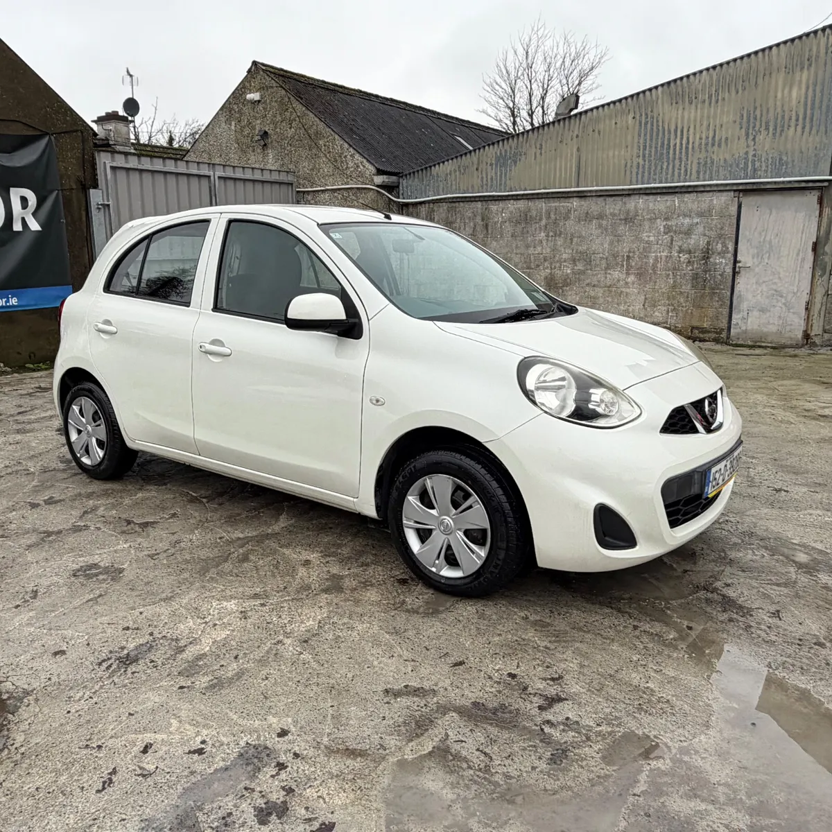 Nissan March 2015 Automatic - Image 2