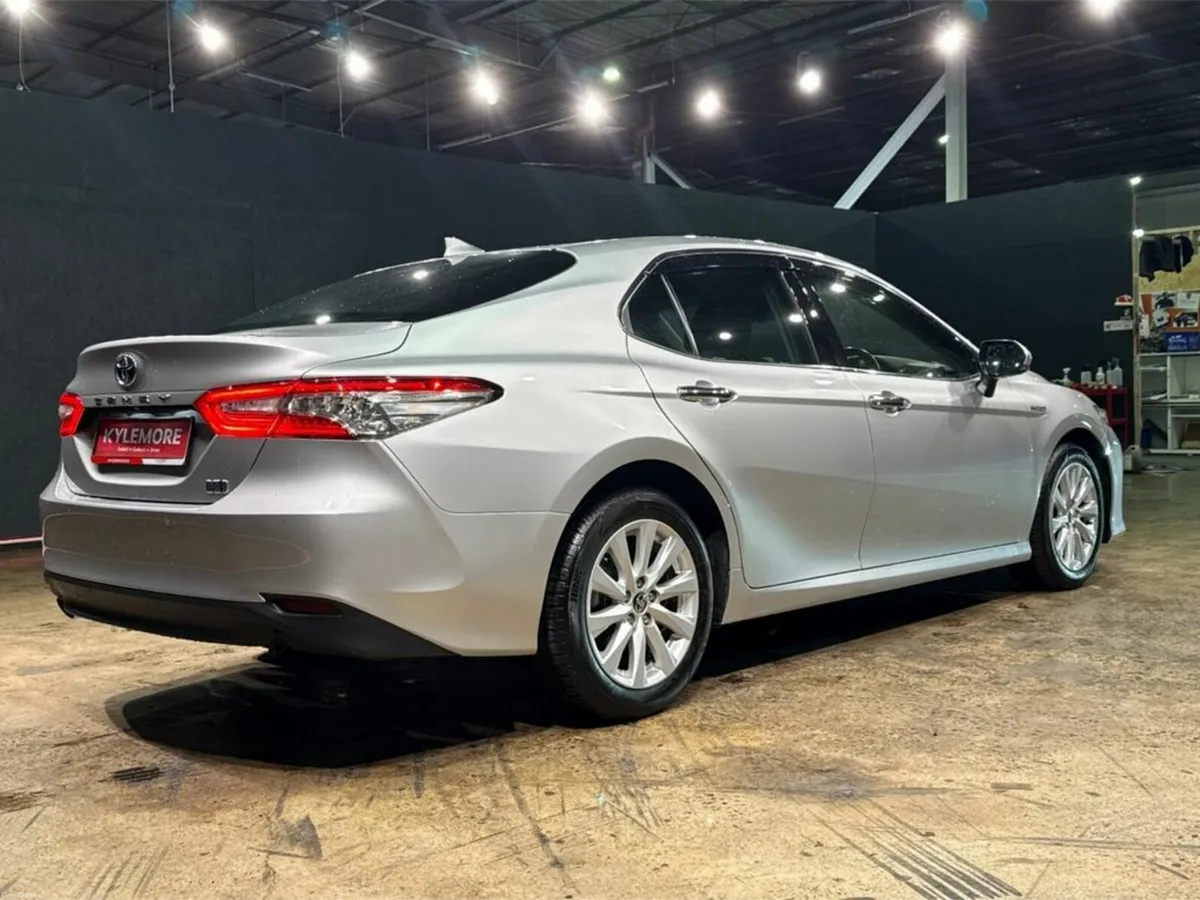 Toyota Camry G SPEC - HYBRID AUTOMATIC 2.5L - FACT - Image 4