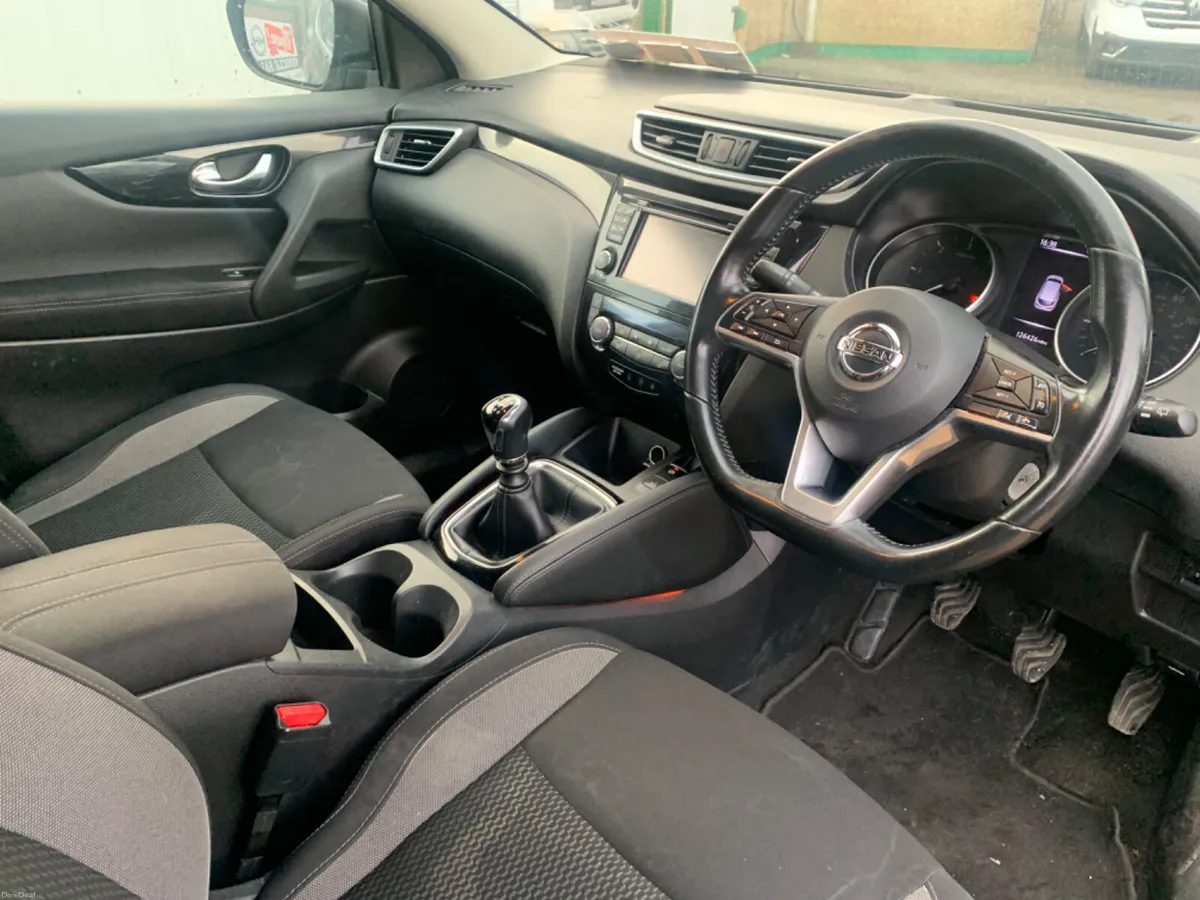 Nissan Qashqai 2018 1.5 dci Panoramic Roof - Image 3