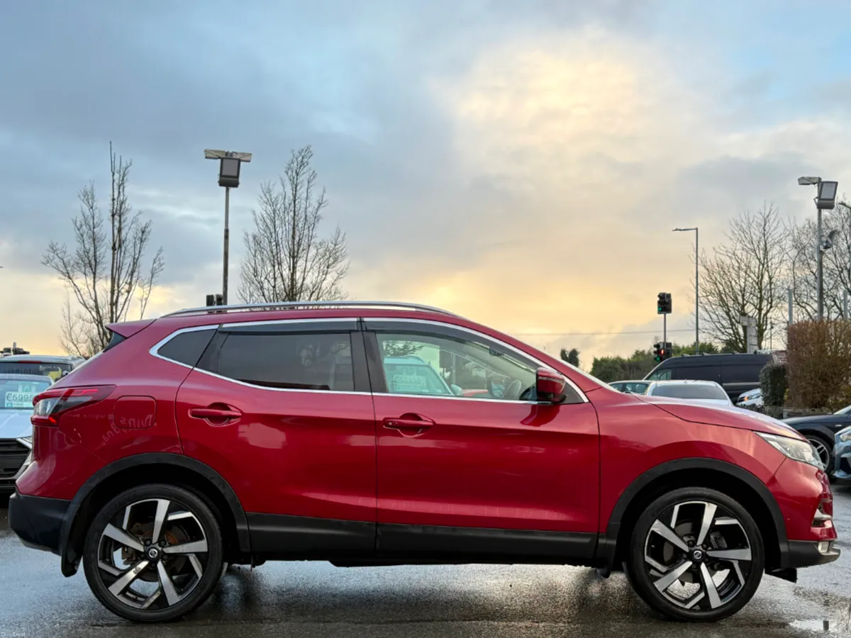 Nissan Qashqai 1.5 DCI TEKNA 5DR *HIGH SPEC* - Image 4