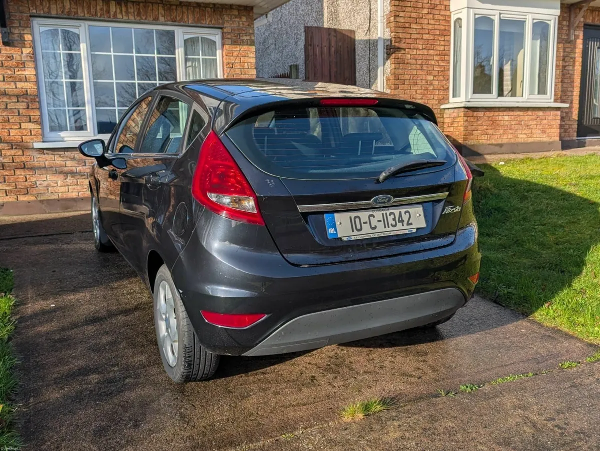 Ford Fiesta 2010 - Image 4