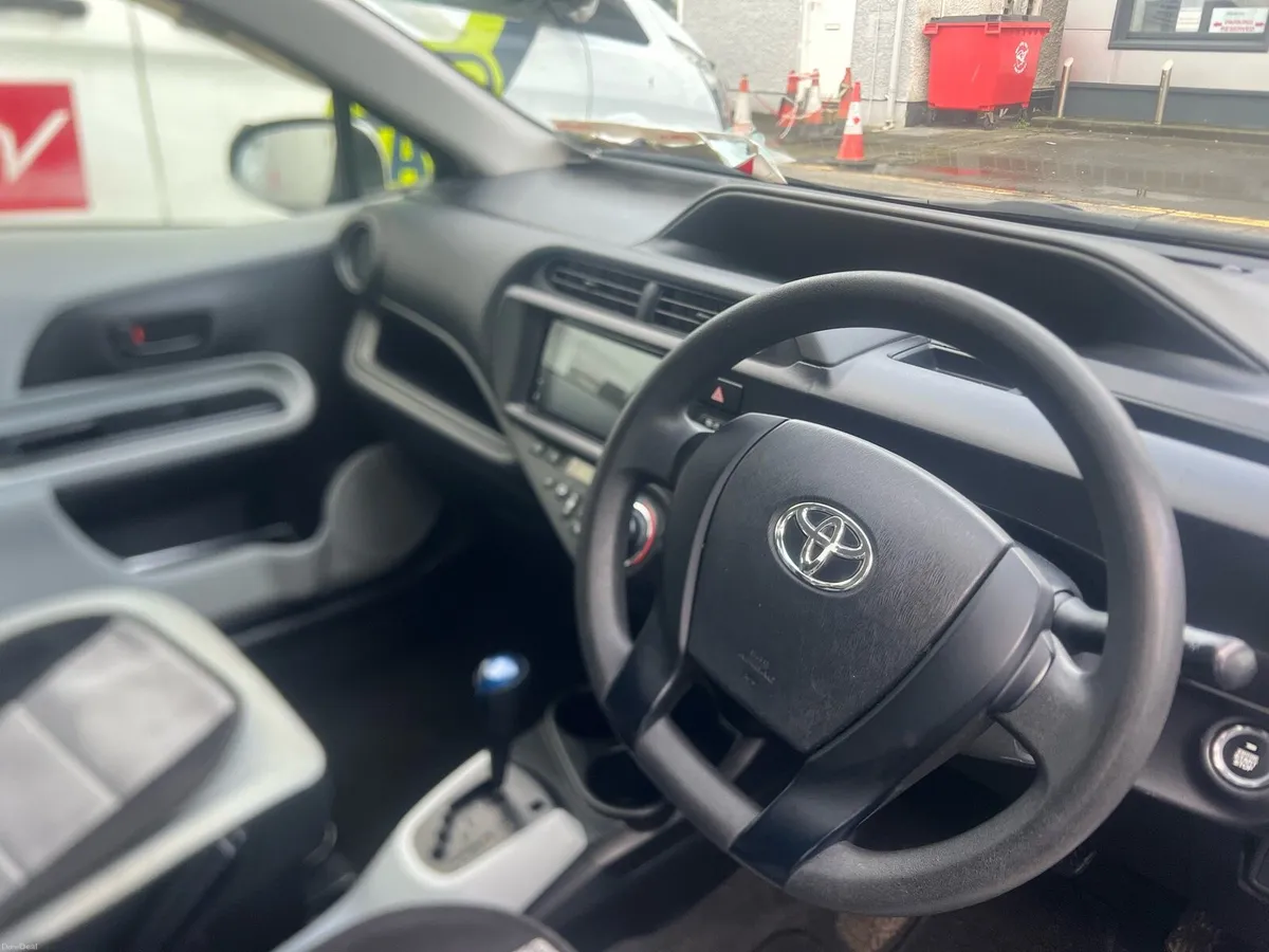 Toyota aqua 2014 - Image 4