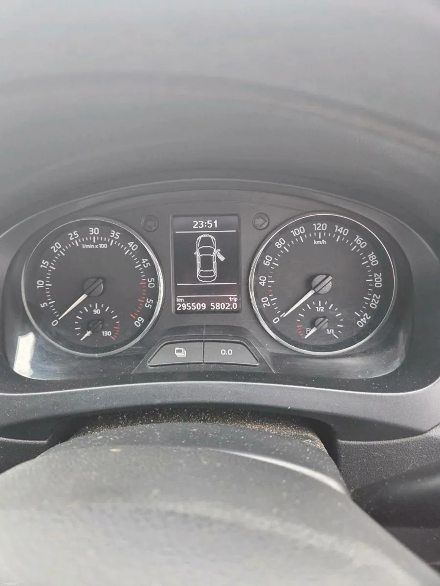 Car for sale - Image 3