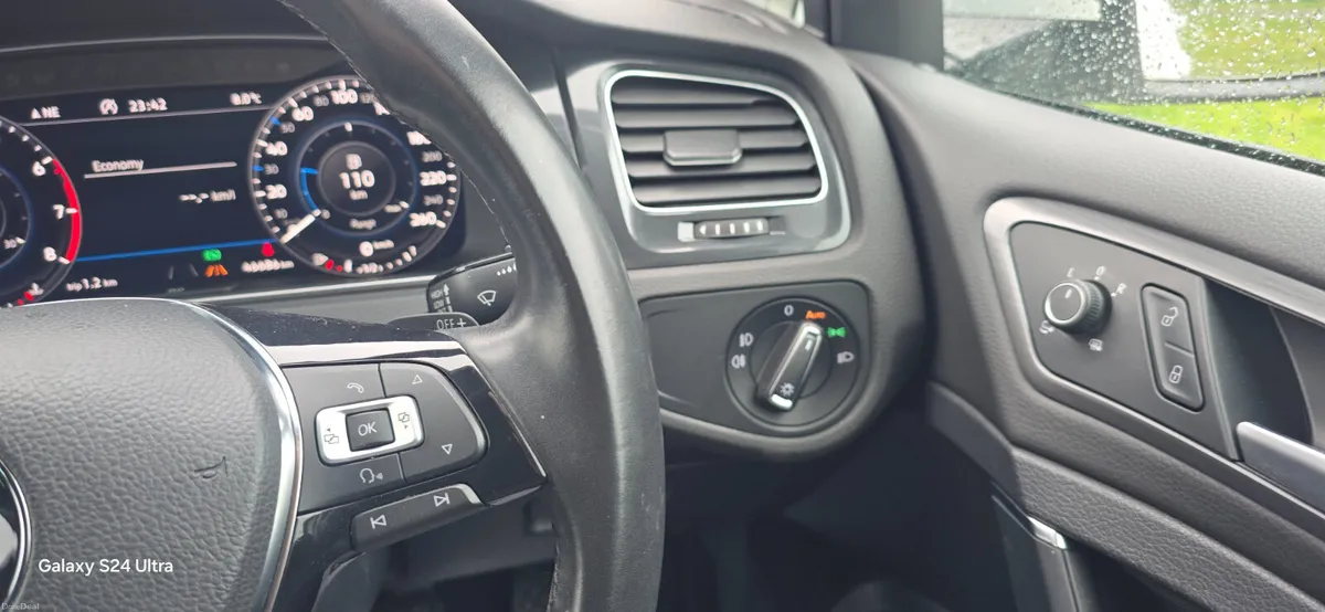 VW Golf Automatic 2018/10 46k km 1.2 TSI BlueMotio - Image 4