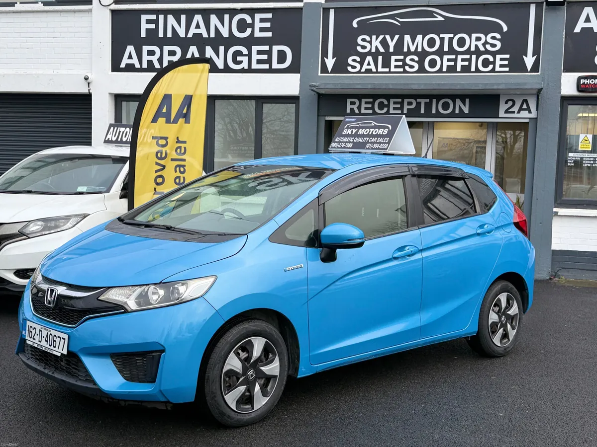 2016 Honda Fit 1.5 Petrol Hybrid Automatic - Image 4