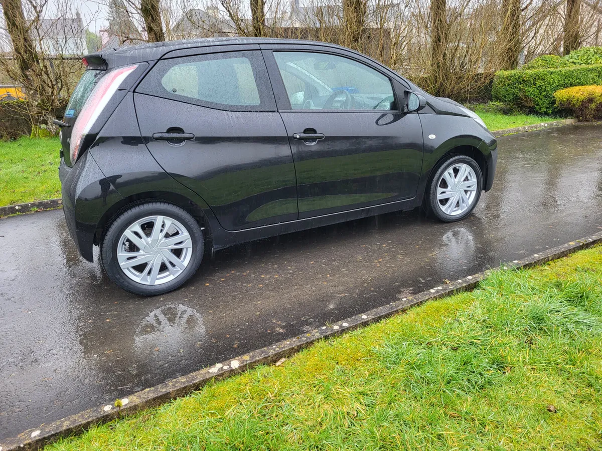 Toyota Aygo 1L PETROL   NCT 5/27. - Image 2