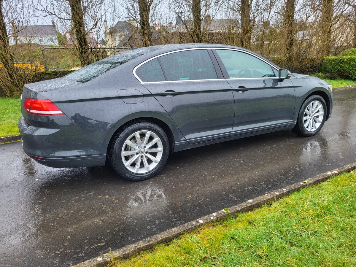 Volkswagen Passat COMFORT LINE - Image 2