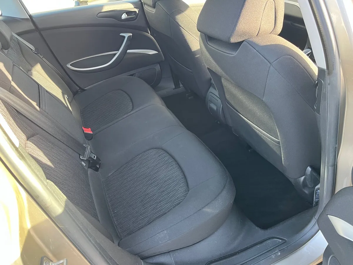 131 Citroen c5 automatic Tax& Nct - Image 3