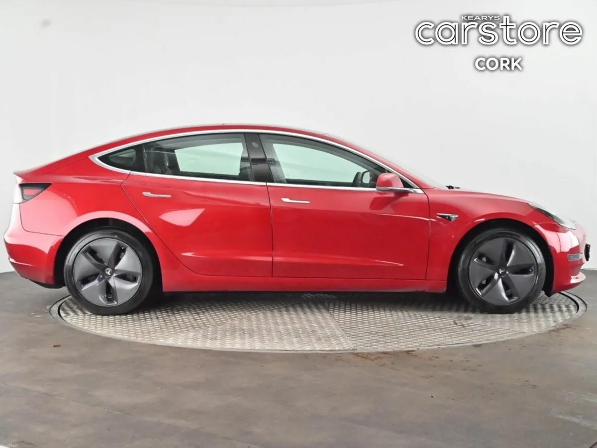 Tesla Model 3 Long Range (AWD) - Image 2