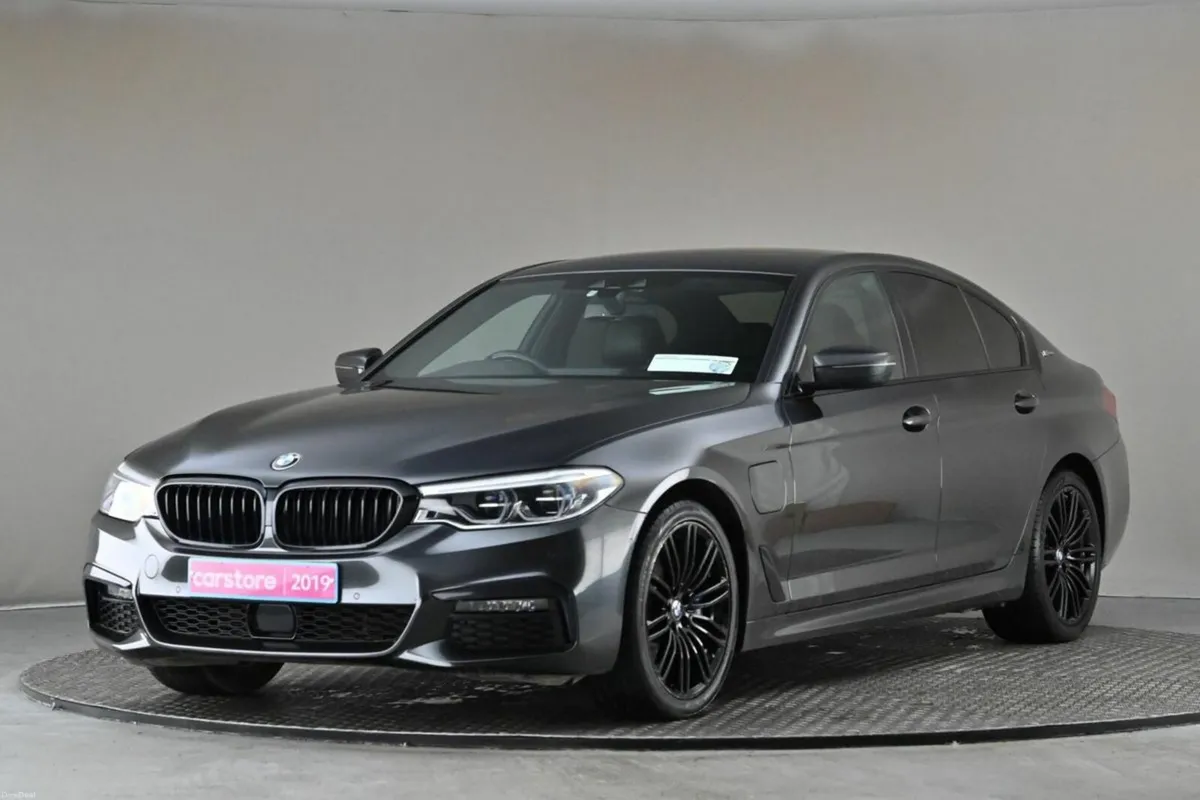 BMW 5-Series 530E G30 M SPORT **BLACK LEATHER**HUP - Image 3