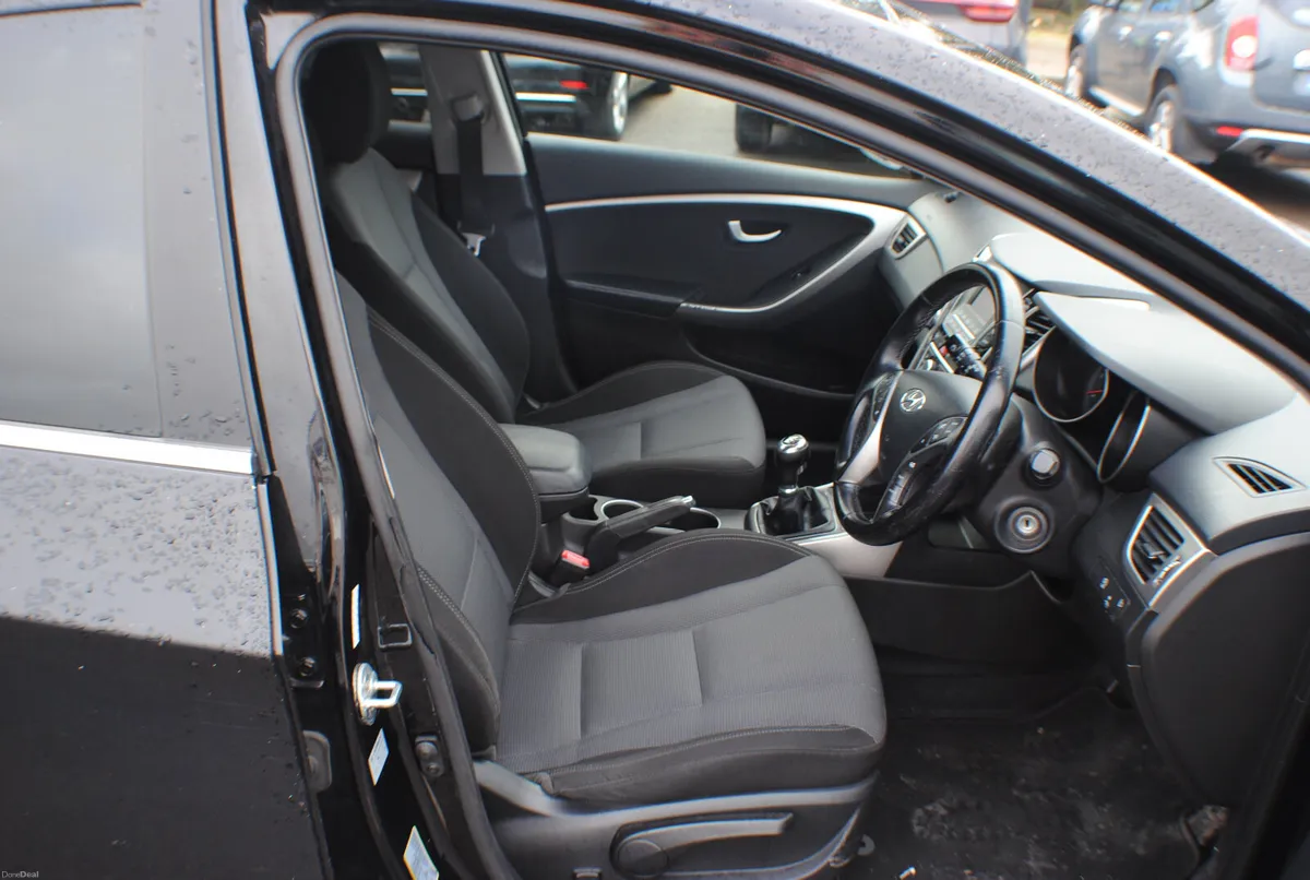 Hyundai i30 1.6 DIESEL DELUXE 5DR 2016 - Image 4