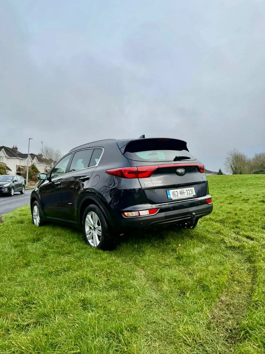 Kia sportage  # low milage # - Image 4