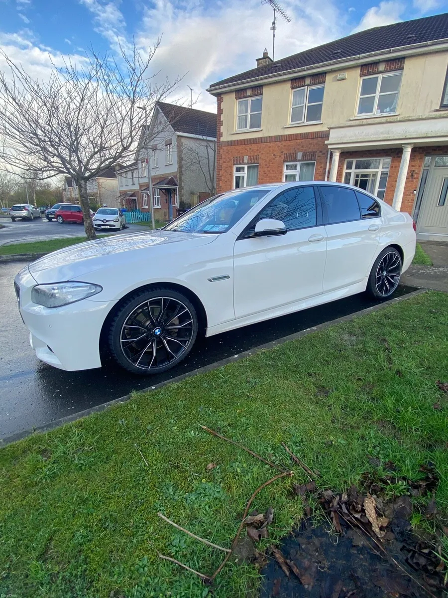 Alpine White 5 series Bmw Msport - Image 3