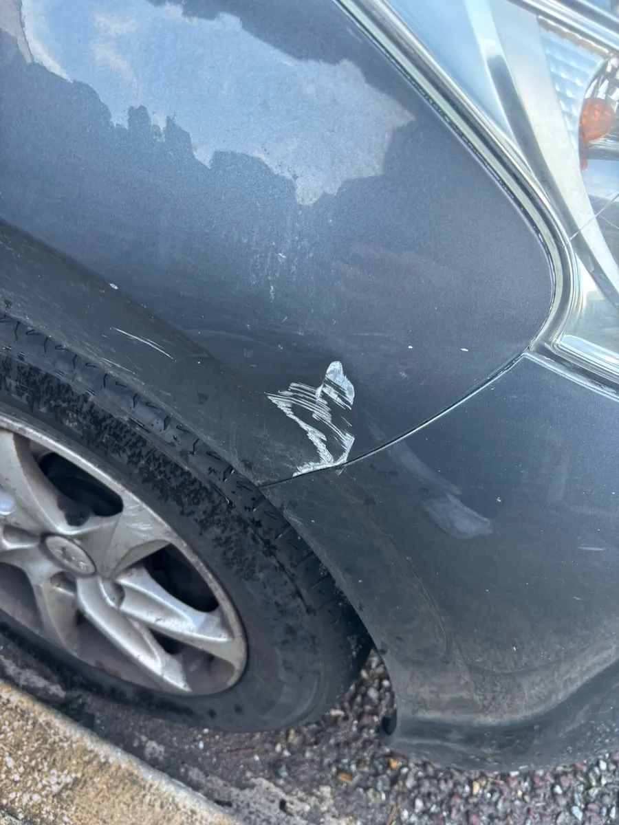 PEUGEOT 208 - Image 2