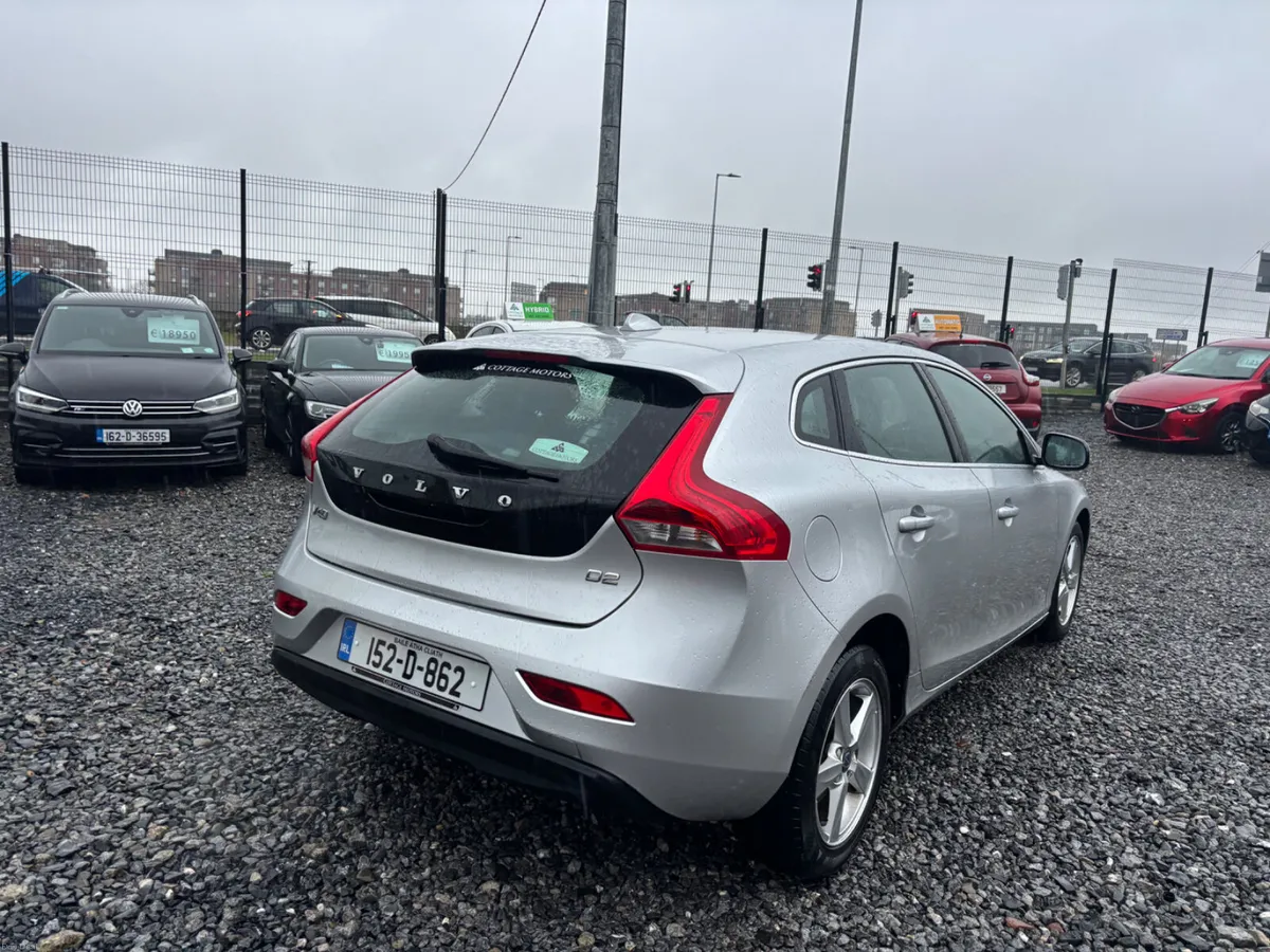 Volvo V40 - Image 4