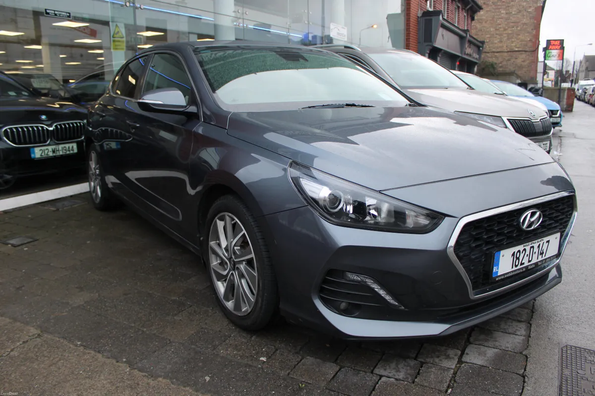 Hyundai i30 1.0 FASTBACK 2018 - Image 2