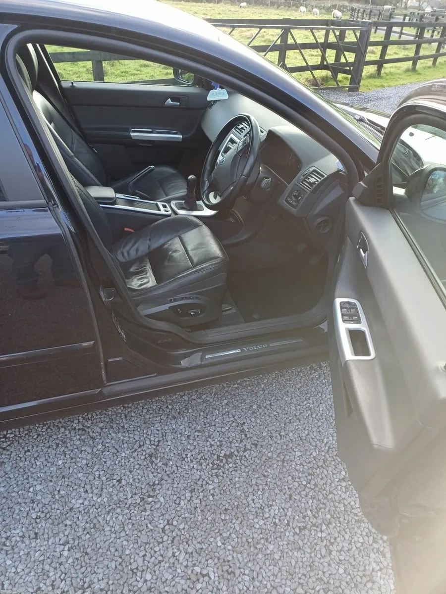 Volvo S40 2010 - Image 2