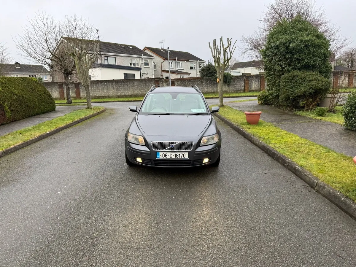 VOLOV  V50  1.8SE, TAX and  NCT,  FSH!! - Image 4