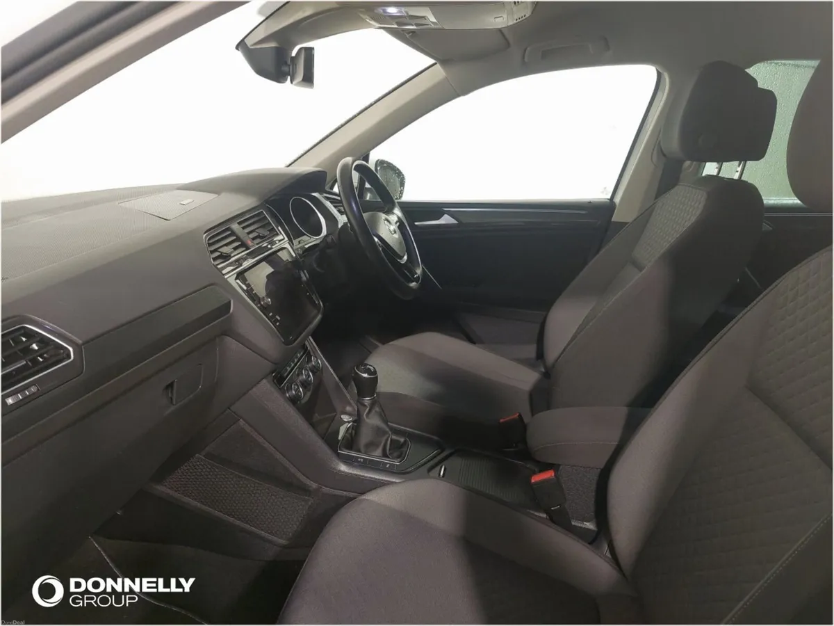 Volkswagen Tiguan Diesel Estate SE Nav - Image 2