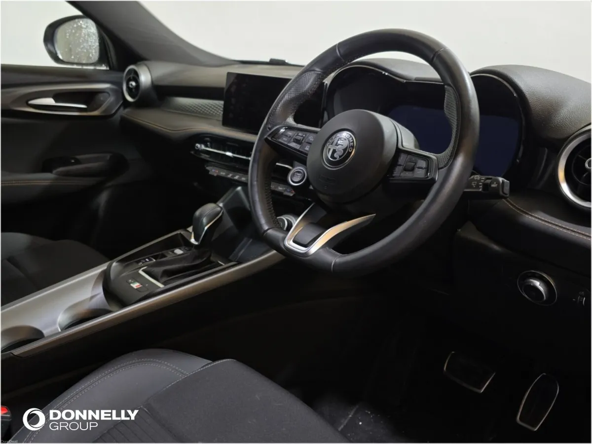 Alfa Romeo Tonale Hatchback Sprint - Image 4